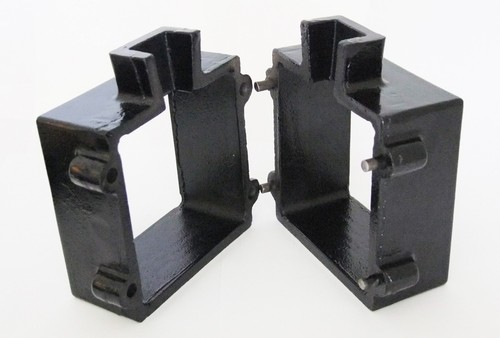 Deep cast iron piece - cast,